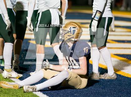 Thumbnail 2 in Saint Thomas Aquinas vs. Basehor-Linwood (KSHSAA 4A Round 3) photogallery.