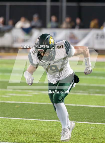Thumbnail 3 in Saint Thomas Aquinas vs. Basehor-Linwood (KSHSAA 4A Round 3) photogallery.