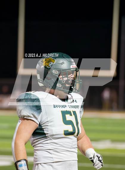 Thumbnail 1 in Saint Thomas Aquinas vs. Basehor-Linwood (KSHSAA 4A Round 3) photogallery.