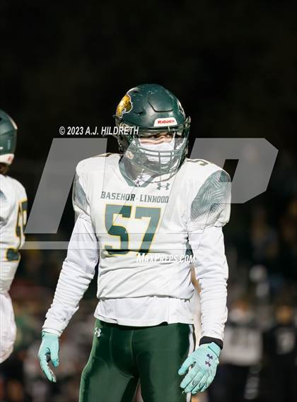 Thumbnail 2 in Saint Thomas Aquinas vs. Basehor-Linwood (KSHSAA 4A Round 3) photogallery.