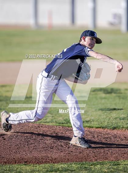 Thumbnail 2 in Northwood @ Portola photogallery.