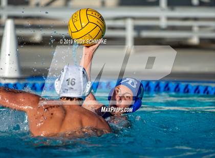 Thumbnail 2 in Santa Fe Christian vs. Rancho Bernardo photogallery.