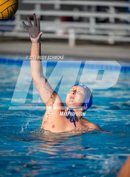 Thumbnail 1 in Santa Fe Christian vs. Rancho Bernardo photogallery.