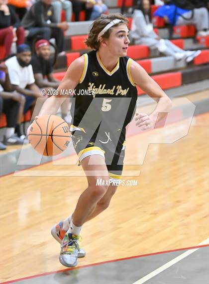 Thumbnail 3 in Shadow Ridge vs. Highland Prep  (Phoenix Union Coyote Classic) photogallery.