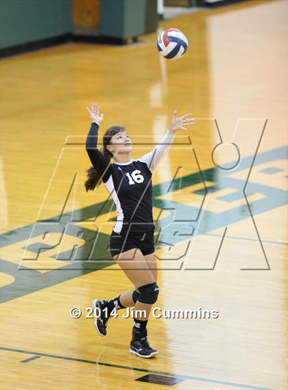 Thumbnail 2 in Northside College Prep vs Glenbard West (Hilltopper Invite) photogallery.