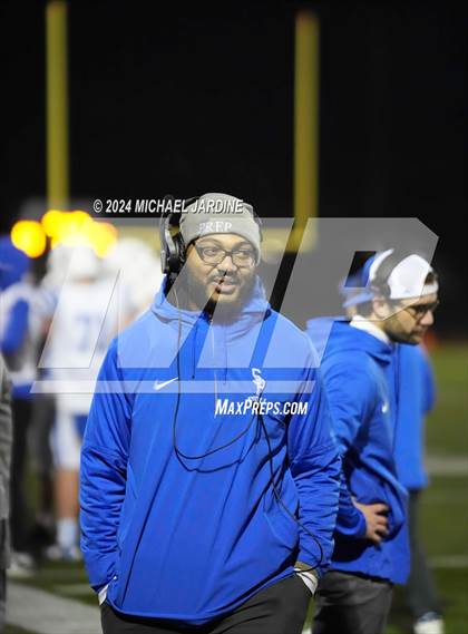 Thumbnail 2 in Lakes vs Seattle Prep (WIAA 3A Round of 16) photogallery.