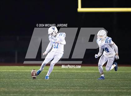 Thumbnail 3 in Lakes vs Seattle Prep (WIAA 3A Round of 16) photogallery.