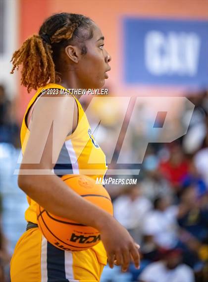 Thumbnail 3 in Rocky Mount vs Cape Fear (NCHSAA 3A East Regional Final) photogallery.