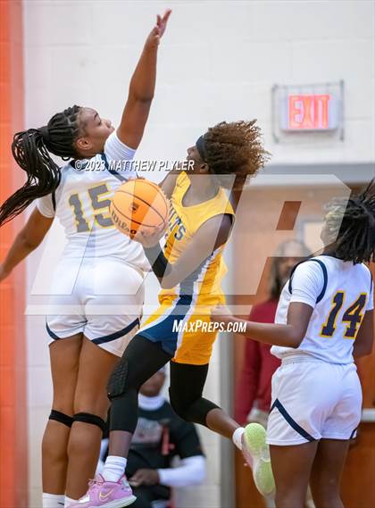 Thumbnail 3 in Rocky Mount vs Cape Fear (NCHSAA 3A East Regional Final) photogallery.