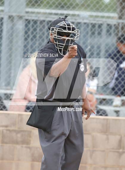 Thumbnail 3 in Granite Hills vs. Oaks Christian (69th Annual San Diego Lions Tournament) photogallery.