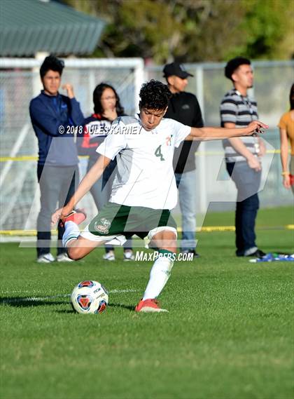 Thumbnail 2 in Western vs Mojave (NIAA 3A Quarterfinal) photogallery.
