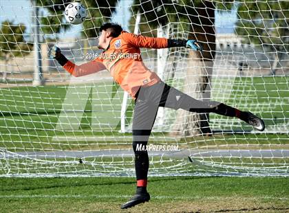 Thumbnail 1 in Western vs Mojave (NIAA 3A Quarterfinal) photogallery.