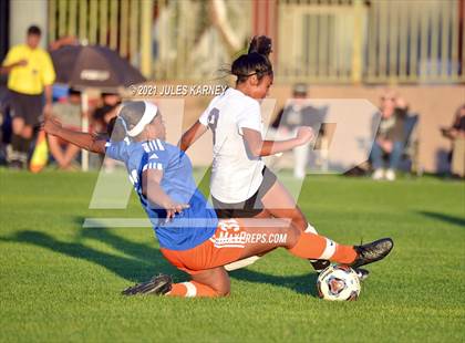 Thumbnail 3 in Desert Oasis vs Bishop Gorman (NIAA 5A Southern League Quarterfinal) photogallery.