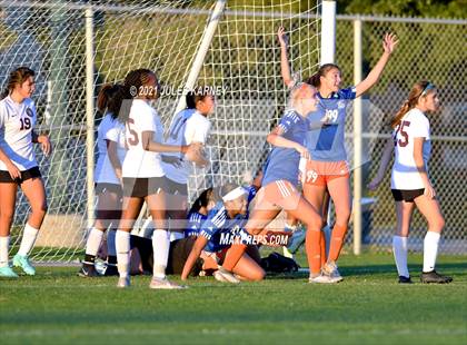 Thumbnail 3 in Desert Oasis vs Bishop Gorman (NIAA 5A Southern League Quarterfinal) photogallery.