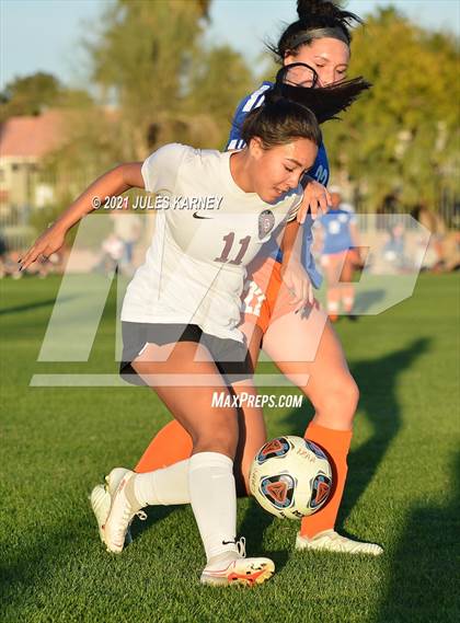 Thumbnail 3 in Desert Oasis vs Bishop Gorman (NIAA 5A Southern League Quarterfinal) photogallery.