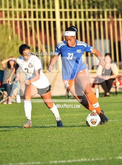 Thumbnail 3 in Desert Oasis vs Bishop Gorman (NIAA 5A Southern League Quarterfinal) photogallery.