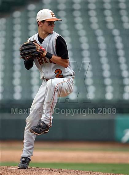 Thumbnail 2 in Lake Travis vs. Hutto (4A Region 4 Quarterfinals) photogallery.