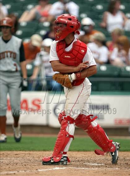 Thumbnail 3 in Lake Travis vs. Hutto (4A Region 4 Quarterfinals) photogallery.