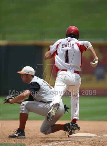 Thumbnail 1 in Lake Travis vs. Hutto (4A Region 4 Quarterfinals) photogallery.