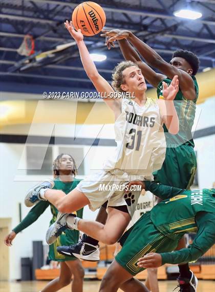 Thumbnail 3 in White Oak @ Croatan photogallery.