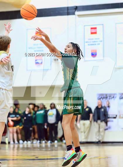 Thumbnail 3 in White Oak @ Croatan photogallery.