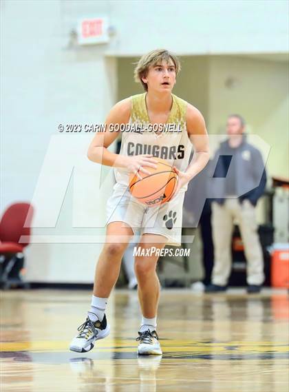 Thumbnail 3 in White Oak @ Croatan photogallery.