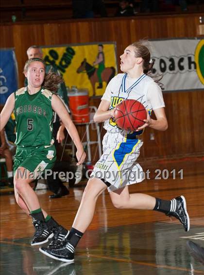 Thumbnail 2 in Rio Americano vs. Del Campo (Coach G Memorial) photogallery.