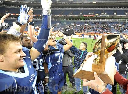Thumbnail 3 in Valor Christian vs. Cherokee Trail (CHSAA 5A Final) photogallery.