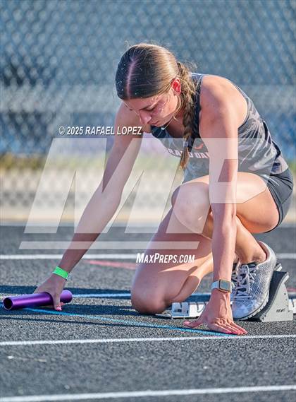 Thumbnail 1 in UIL 6A Track & Field Area 13&14 (4x400M) photogallery.