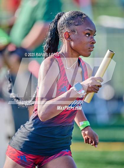 Thumbnail 1 in UIL 6A Track & Field Area 13&14 (4x400M) photogallery.