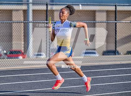 Thumbnail 1 in UIL 6A Track & Field Area 13&14 (4x400M) photogallery.