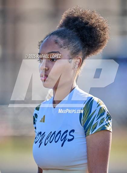 Thumbnail 3 in UIL 6A Track & Field Area 13&14 (4x400M) photogallery.