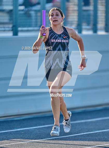 Thumbnail 1 in UIL 6A Track & Field Area 13&14 (4x400M) photogallery.