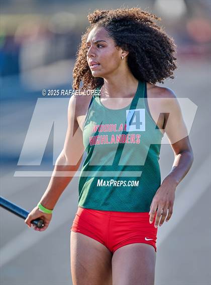 Thumbnail 2 in UIL 6A Track & Field Area 13&14 (4x400M) photogallery.