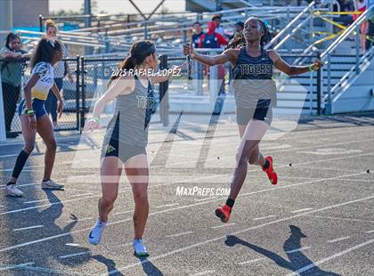 Thumbnail 3 in UIL 6A Track & Field Area 13&14 (4x400M) photogallery.