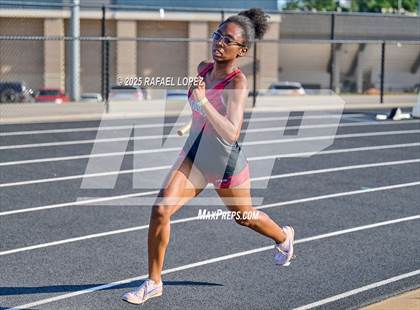 Thumbnail 2 in UIL 6A Track & Field Area 13&14 (4x400M) photogallery.