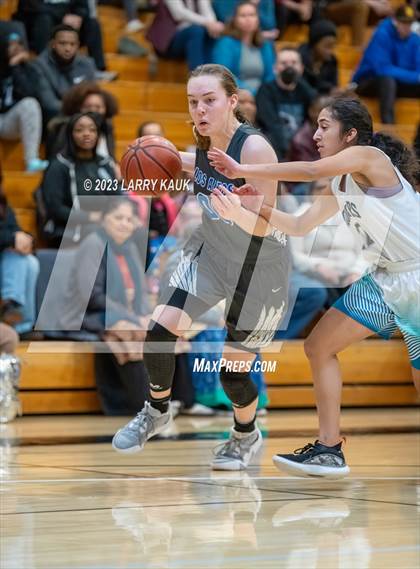 Thumbnail 2 in Los Altos vs. Evergreen Valley (CIF CCS Div 1 Final) photogallery.