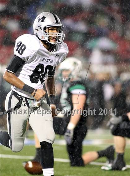 Thumbnail 2 in Martin vs. Carroll (5A Division 1 Region 1 Quarterfinals) photogallery.