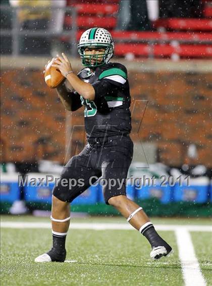 Thumbnail 2 in Martin vs. Carroll (5A Division 1 Region 1 Quarterfinals) photogallery.