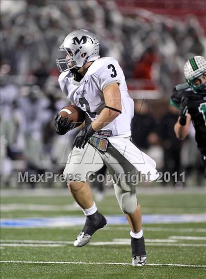Thumbnail 2 in Martin vs. Carroll (5A Division 1 Region 1 Quarterfinals) photogallery.