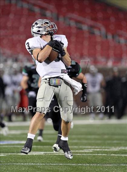 Thumbnail 1 in Martin vs. Carroll (5A Division 1 Region 1 Quarterfinals) photogallery.