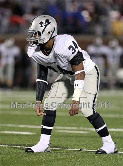 Thumbnail 2 in Martin vs. Carroll (5A Division 1 Region 1 Quarterfinals) photogallery.