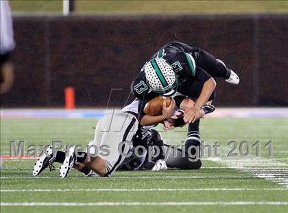 Thumbnail 2 in Martin vs. Carroll (5A Division 1 Region 1 Quarterfinals) photogallery.