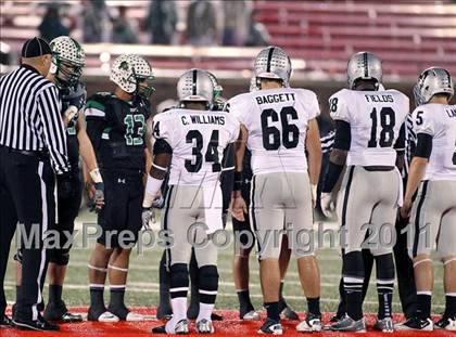 Thumbnail 1 in Martin vs. Carroll (5A Division 1 Region 1 Quarterfinals) photogallery.
