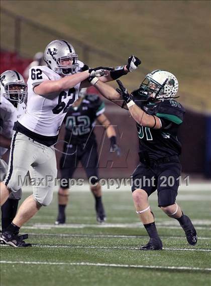 Thumbnail 2 in Martin vs. Carroll (5A Division 1 Region 1 Quarterfinals) photogallery.