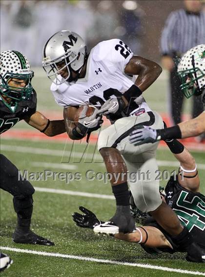 Thumbnail 2 in Martin vs. Carroll (5A Division 1 Region 1 Quarterfinals) photogallery.
