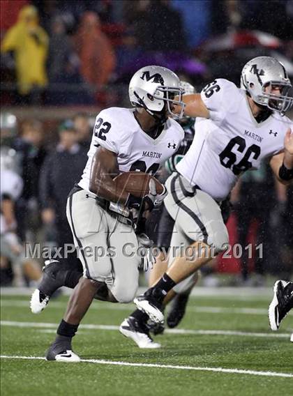 Thumbnail 2 in Martin vs. Carroll (5A Division 1 Region 1 Quarterfinals) photogallery.