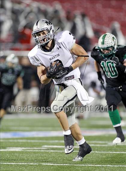Thumbnail 1 in Martin vs. Carroll (5A Division 1 Region 1 Quarterfinals) photogallery.
