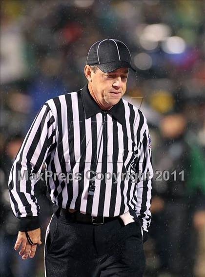 Thumbnail 2 in Martin vs. Carroll (5A Division 1 Region 1 Quarterfinals) photogallery.