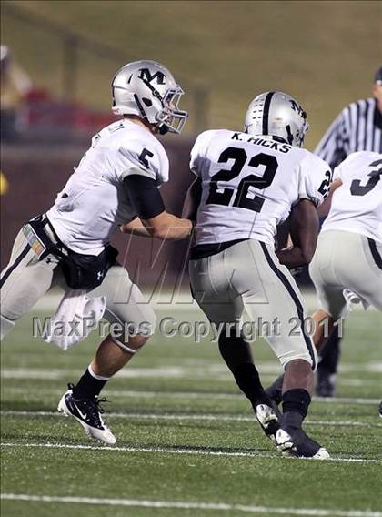 Thumbnail 2 in Martin vs. Carroll (5A Division 1 Region 1 Quarterfinals) photogallery.